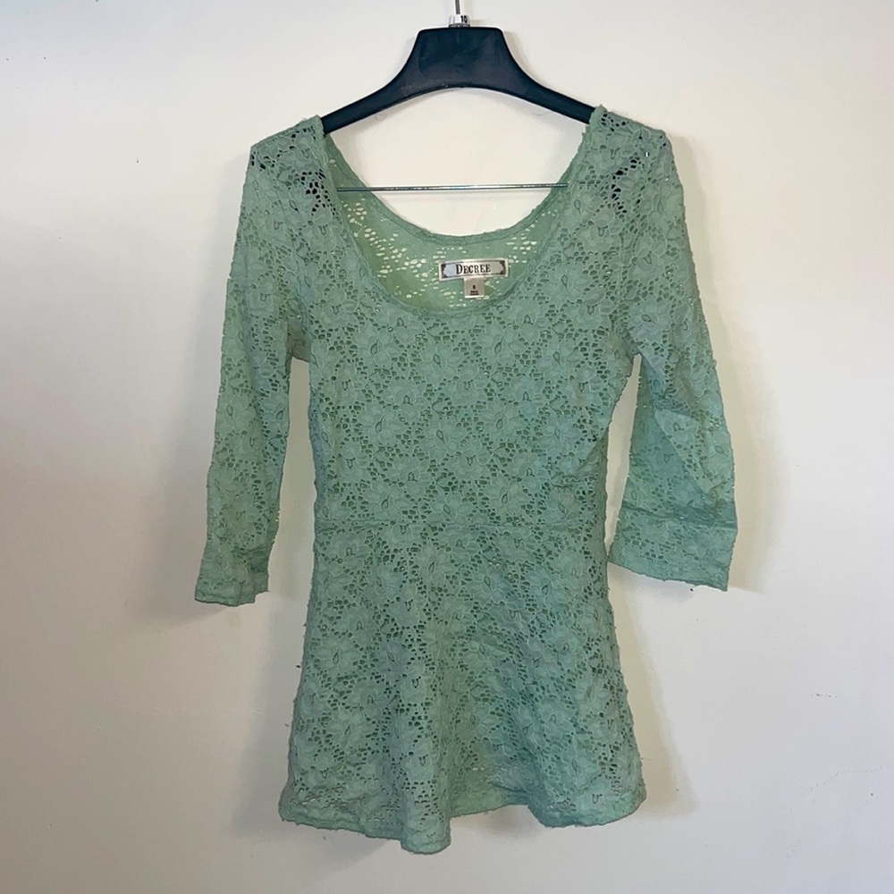 Floral lace sea foam quarter sleeve shirt